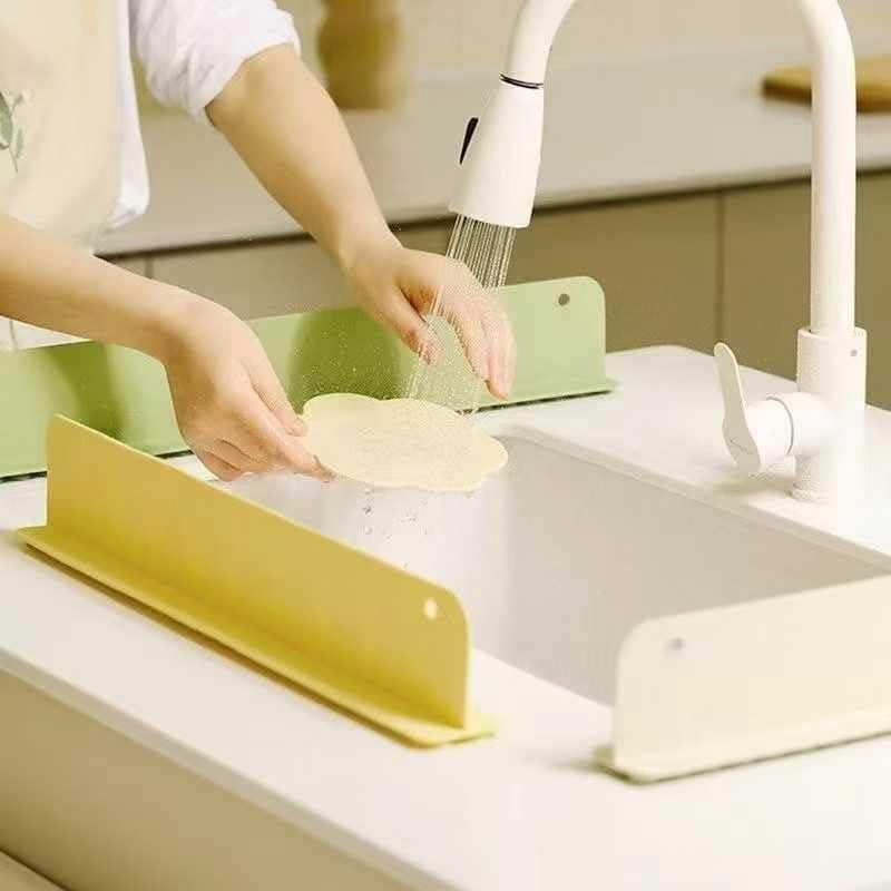 Silicone Splash Guard for Kitchen Sink (Pack of 2) - Oil-Proof Water Baffle