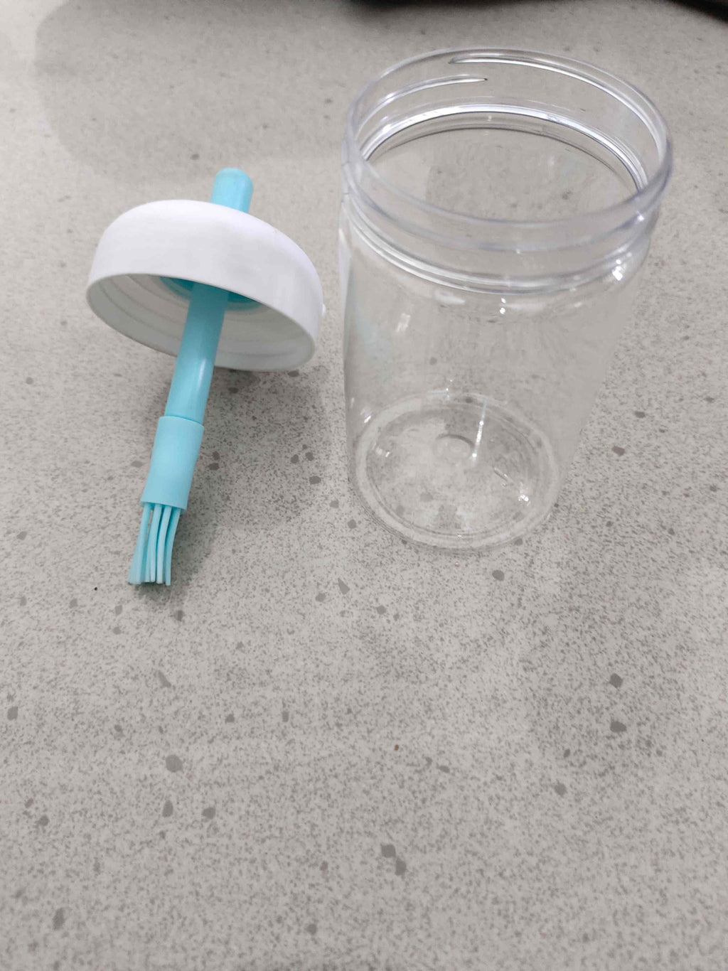 2-in-1 Oil Dispenser Bottle with Silicone Brush 250ml - Kitchen Cooking Tool